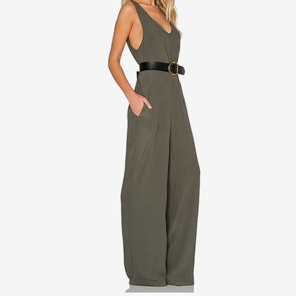 Olive green pants romper - Picture 2 of 5